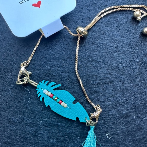 Feather Bracelet - Picture 2 of 3